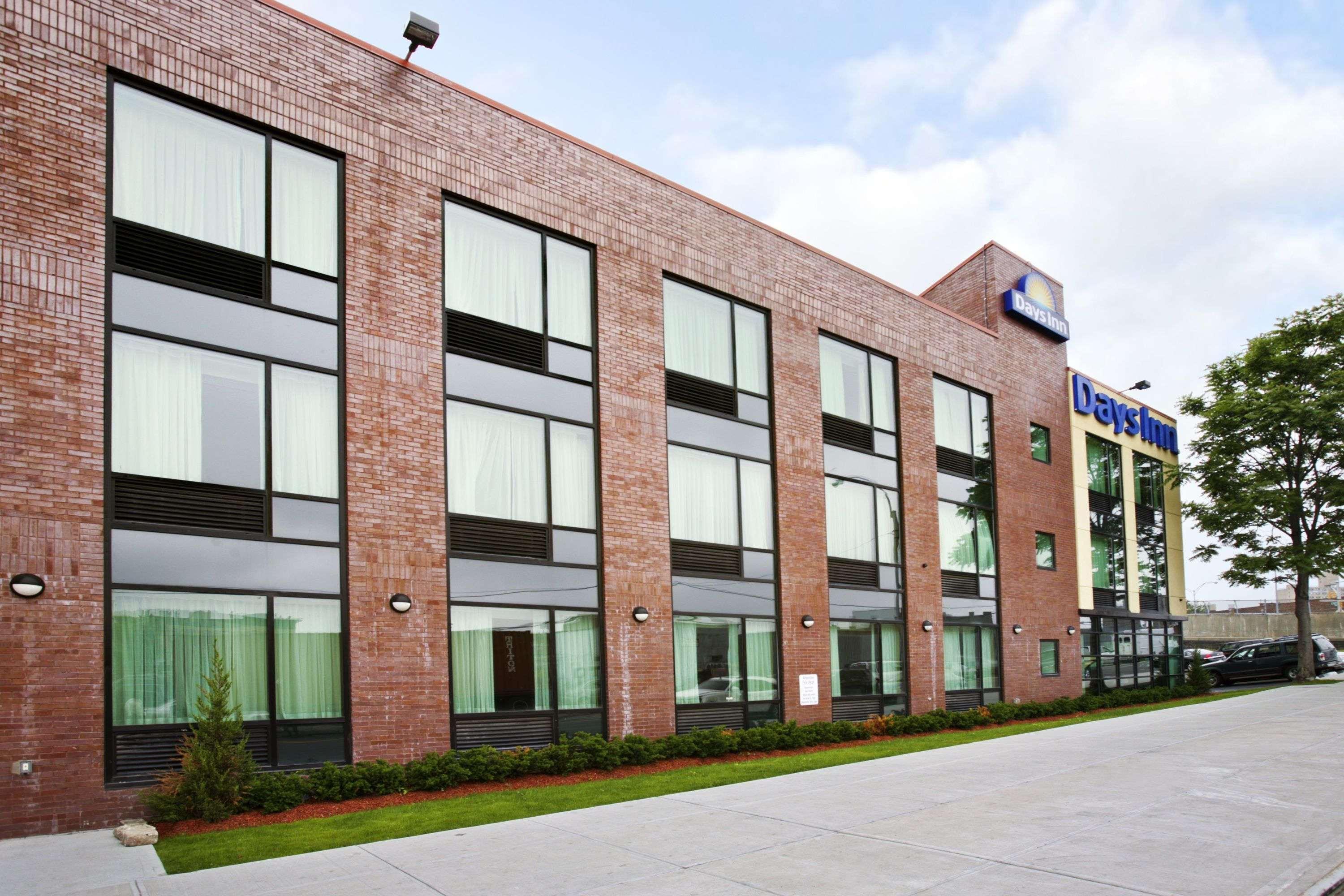 Days Inn Bronx New York Exterior foto